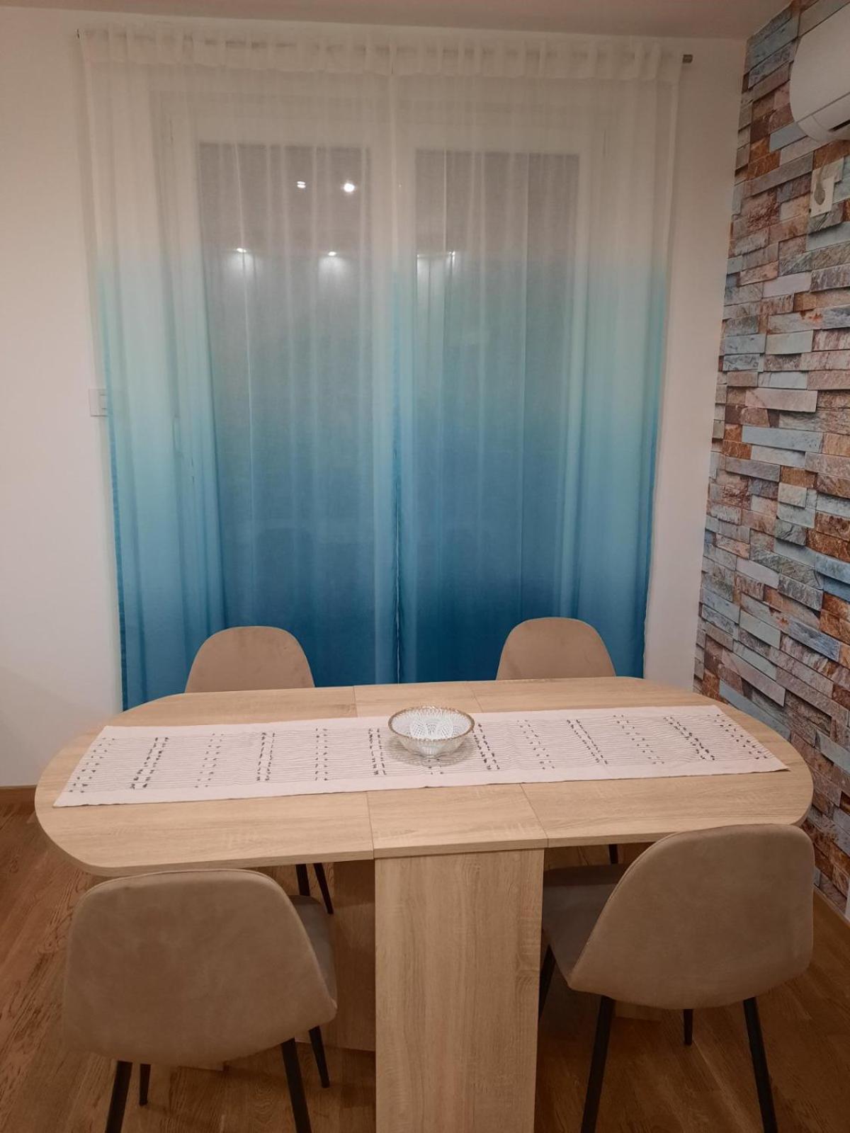 Lux Advent Apartment Subotica Extérieur photo
