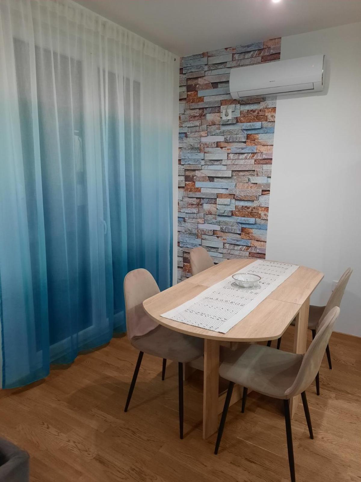 Lux Advent Apartment Subotica Extérieur photo